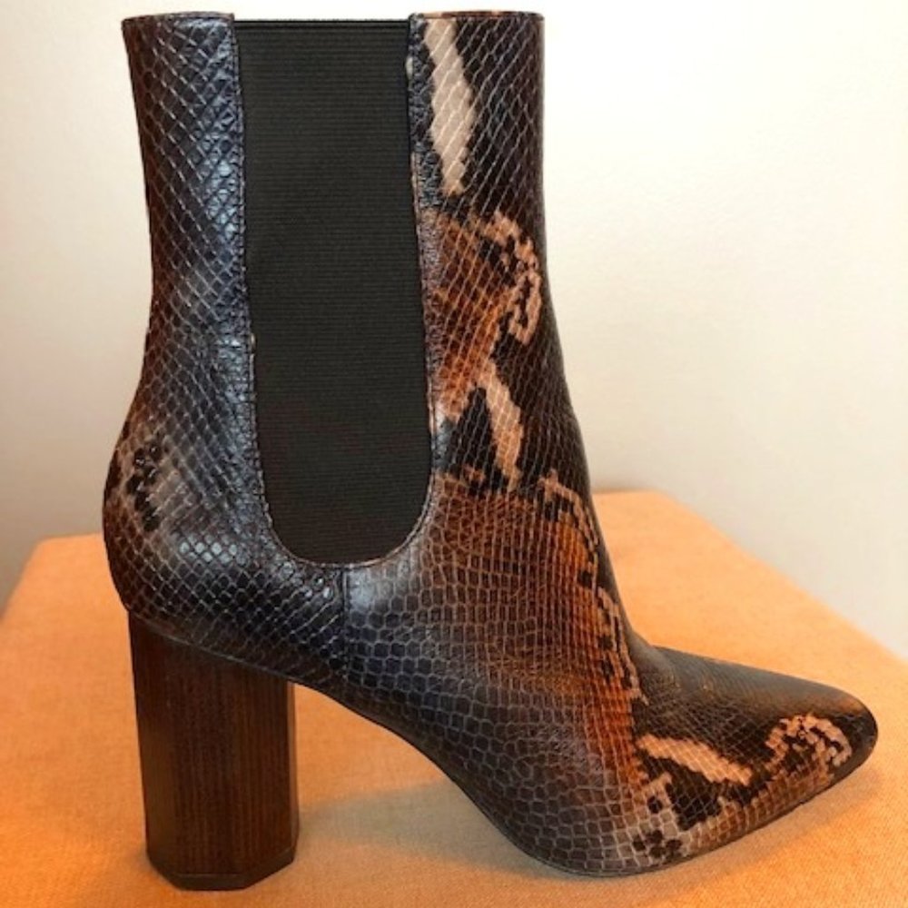 Donald Pliner navy snakeskin boots with octogonal heel. Size 7.5
